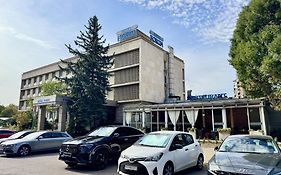 Хотел Форум - Безплатен Паркинг